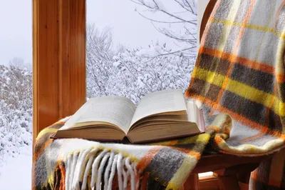 Шоколад зимы уютный горячий Стоковое Фото - изображение насчитывающей зима,  дом: 105761314