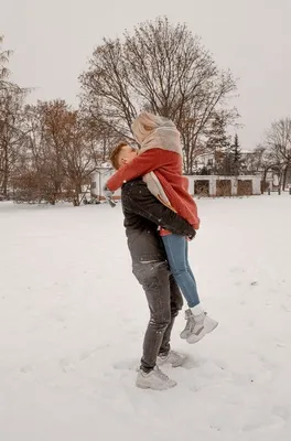 Подростки пара влюблённых на зимний…» — создано в Шедевруме