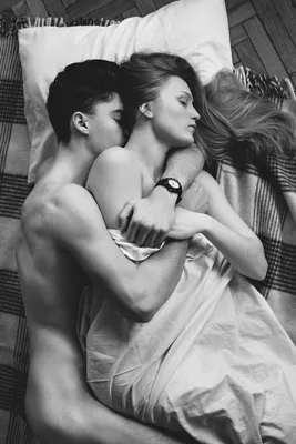 Влюбленные пары на закате стоковое фото ©adrenalina 141307730