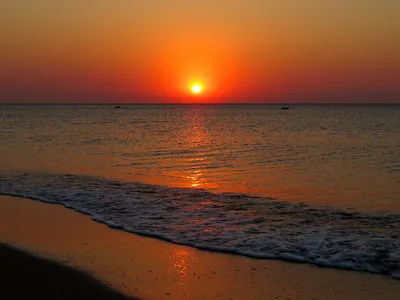 Красивый восход солнца над морем: фото, изображения и картинки