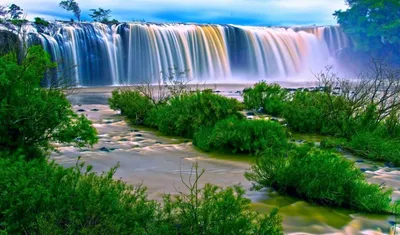 Фотообои на стену с водопадом и лесом