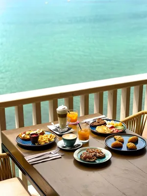 Картина по номерам \"Завтрак у моря\"