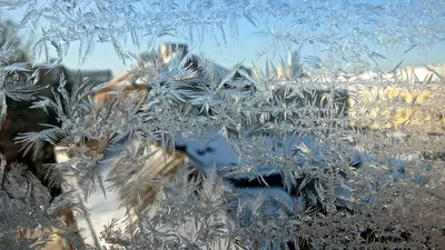 Морозные узоры на окне (55 фото) - 55 фото