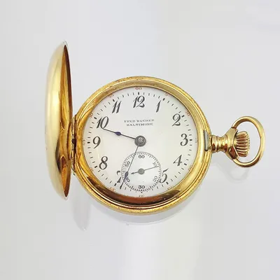Трёхкрышечные золотые часы-медальон Fred Busher конца 19 века купить в  Москве