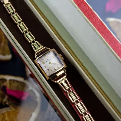 Женские золотые часы, Мактайм, золото, 585, кварцевые, с золотым браслетом  | Новый Комиссионный
