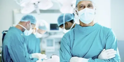 Профессия хирург: особенности профессии, плюсы, минусы, где учат