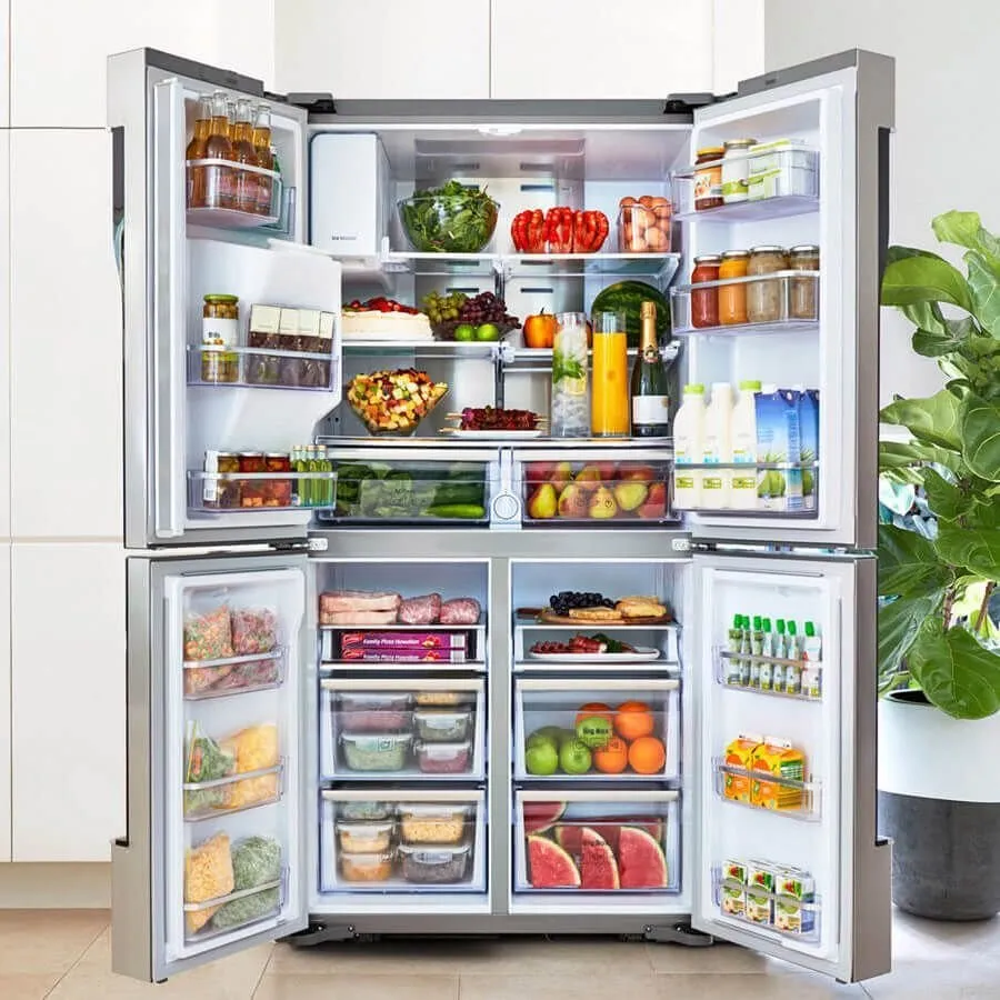Холодильник работал открытой. Холодильник Northland Refrigerator 60 SS.. Liebherr SWTNES 3010. Холодильник с продуктами. Холодильник с едой.