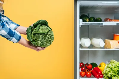 Фотографии холодильника с цветными продуктами, создающими яркие впечатления