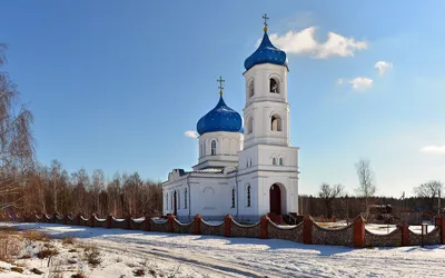 File:Храм Архангела Михаила в Тропарёве зимой.jpg - Wikimedia Commons