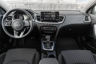 Kia Ceed Sportswagon (2024) interior