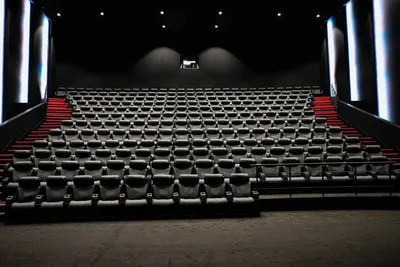 В Грозном открыли единственный в России кинотеатр с эксклюзивным экраном |  Информационное агентство \"Грозный-Информ\"