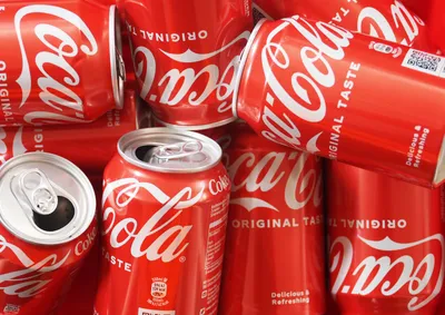 Газированный напиток Coca Cola Classic, 1 л купить по низким ценам в  интернет-магазине Uzum (111469)
