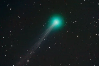 Как увидеть недавно открытую зелёную комету Нисимура, которая вернётся  только через 400 лет | Euronews