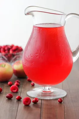 Cranberry Raspberry and Apple Russian Kompot Drink | Recipe | Apple drinks,  Cranberry, Frozen cranberries