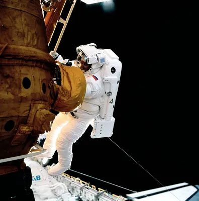космонавт в открытом космосе над планетой Землязвёзды создают основу для  создания пространства над планетой Земля Стоковое Изображение - изображение  насчитывающей природа, горизонт: 233947669