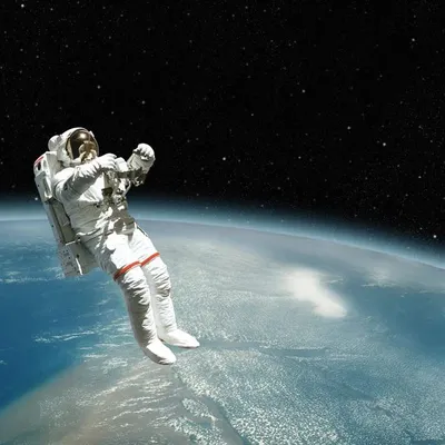 Российский космонавт сделал селфи в открытом космосе