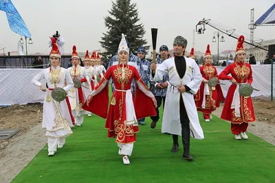 Дидактические карточки - Народы мира, национальные костюмы | Идеи костюмов,  Костюм, Мир