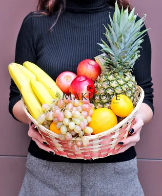 Корзина фруктов «Всё включено!» купить по цене 7 630 руб. с доставкой в  Краснодаре