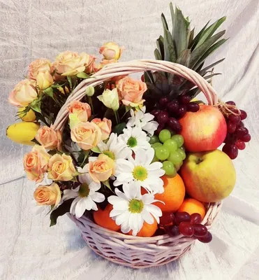Красивые букеты из цветов и фруктов - 75 фото