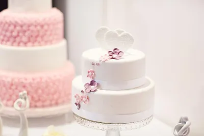 Шикарный свадебный торт (57 фото)