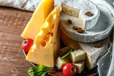Очень красивый кусочек сыра на …» — создано в Шедевруме