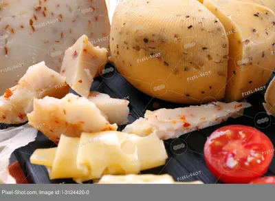 Сыр Сыробогатов Мраморный - «Мраморный сыр поможет разнообразить сырную  тарелку для гостей. Красивый и вкусный!» | отзывы