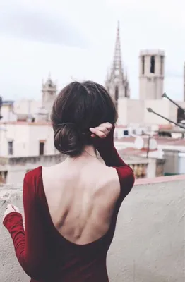 Девушка в Красном платье со спины - 65 фото