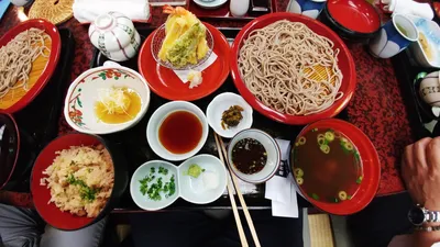Изображения разнообразных блюд в формате JPG