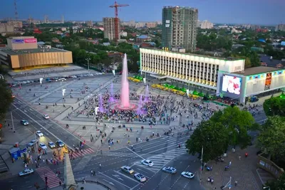 Главная городская площадь Краснодара - Достопримечательность