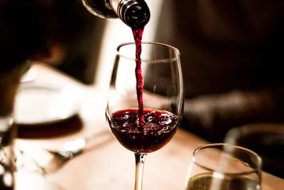 Красное вино оказалось полезным для пищеварительной системы