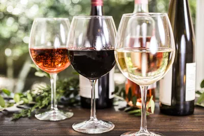 Красное вино: польза для здоровья и рекомендации по употреблению