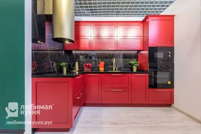 Красные кухонные гарнитуры на заказ. Делаем кухни по размерам. Работаем в  Петрозаводске ежедневно.