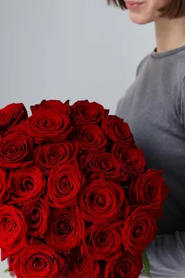 Красные розы поштучно купить с доставкой в Москве | Заказать букет цветов  недорого