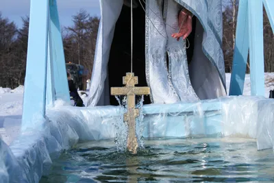 Крещение 2022: когда, кому нельзя окунаться и где это сделать в Киеве