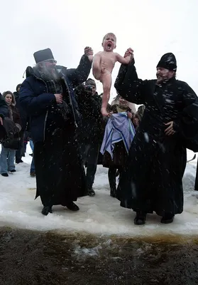Забавные моменты на крещении в прорубе зимой | Юмор без границ | Дзен