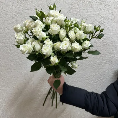 Букет сиреневой кустовой розы | доставка по Москве и области