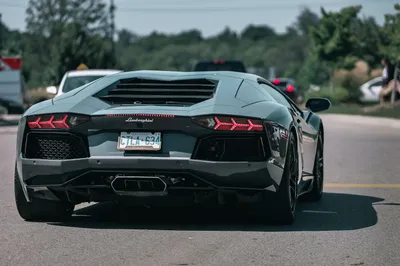 Lamborghini's first plug-in hybrid is the brawny Revuelto | Popular Science