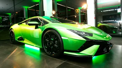 Opera Unica' Lamborghini Revuelto Has a Wild 435-Hour Paint Job