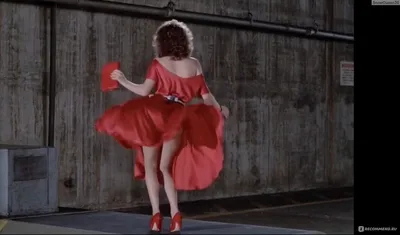 The Woman in Red / Женщина в красном (1984, фильм) - «Женщина в красном,  как ты прекрасна! История о том, как офисный работник пытается завоевать  внимание прекрасной незнакомки.» | отзывы