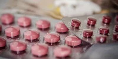 Аптеки начнут отпускать лекарства по рецепту онлайн - Российская газета
