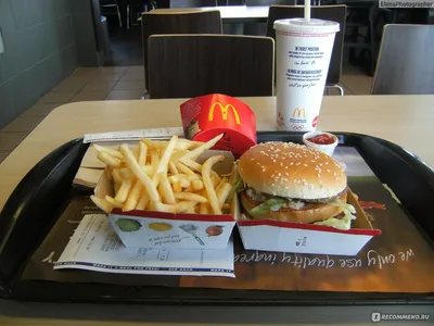 Вкусная и сочная гамбургерная еда в Макдональдс: фотообзор