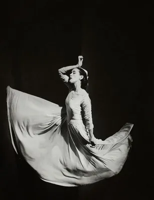 Марта Грэм в Первобытных тайнах, 1933 г. Фотограф Эдвард Стайхен
