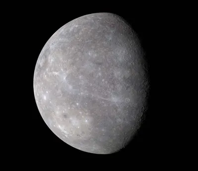 Цвет Меркурия в сравнении с Лунным фотографии MESSENGERa