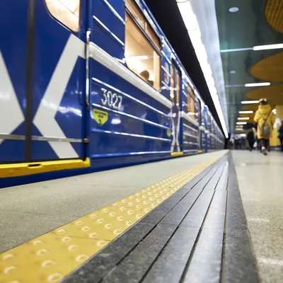В московском метро запустили поезд, похожий на картонную коробку /  Путешествия и туризм / iXBT Live