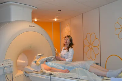 МРТ головного мозга - цена в Москве, сделать магнитно-резонансную  томографию головы в «СМ-Клиника»
