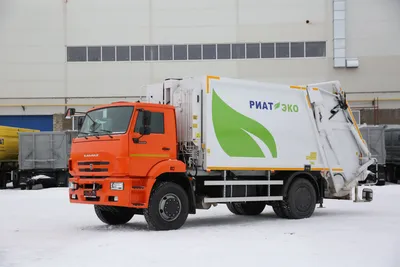 В Московской области тестируют первый электрический мусоровоз - Российская  газета