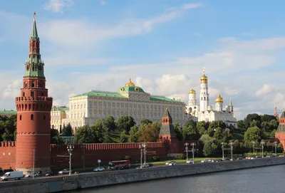 Куда можно сходить по Пушкинской карте для молодежи в Москве и  Санкт-Петербурге: список музеев и театров на 2024 год