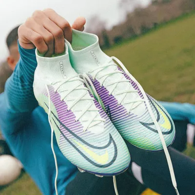 Nike Football on X: \"Introducing the new Nike Mercurial Dream Speed 5 ⚡.  The inspiration comes from @Cristiano's most powerful tool— the mind. Be  ready to lift your mind — and your