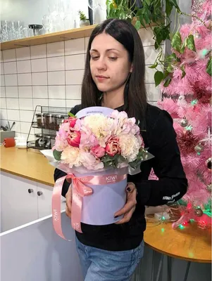 Нежные цветы в коробке - лучшие букеты с доставкой Рига и вся Латвия.  Теперь заказать цветы с доставкой по Риге можно быстро и удобно