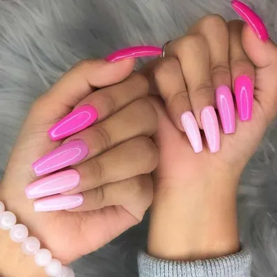 летом разноцветные ногти —хит Коррекция натуральных ногтей жёстким гелем  Комбинированный маникюр Новое покрытие ГЛ Однотон… | Instagram